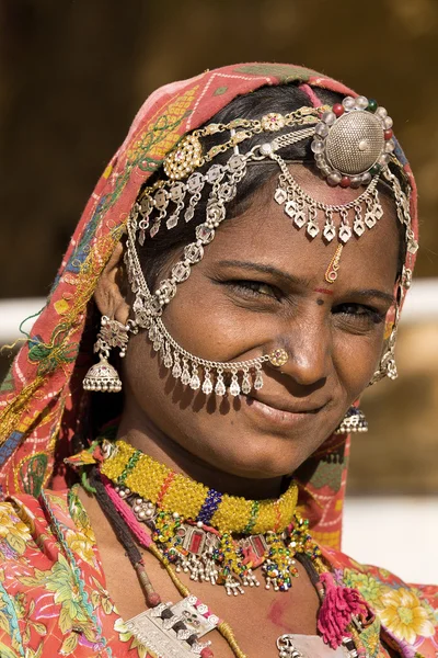 Retrato de una mujer india Rajasthani de cerca Imagen de stock