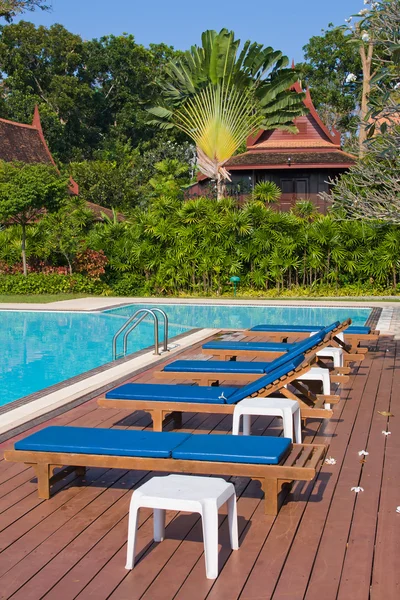 Swimming pool in garden — Stock Photo, Image