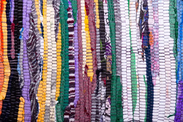 직물의 스크랩에서 만든 다채로운, 인도 양탄자 — 스톡 사진