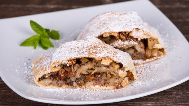 bir elma strudel dilim kadar yakın