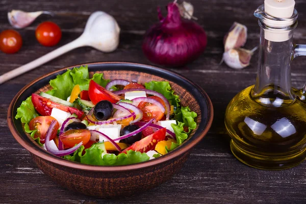 Taze sebze renkli Yunan salatası — Stok fotoğraf