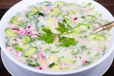 soğuk sebze çorbası - okroshka