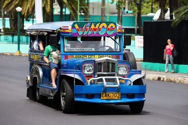 Jeepneys auf den Philippinen. — Stockfoto