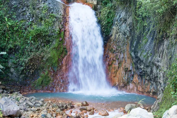 Vodopád v dumaguete, Filipíny. — Stock fotografie