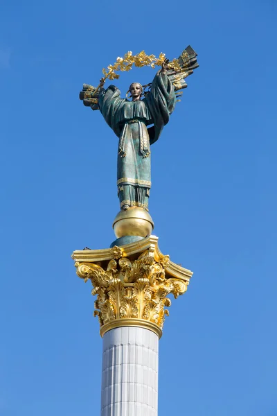 キエフ、ウクライナの独立の記念碑. — ストック写真