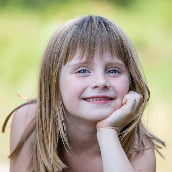 Menina bonito — Fotografia de Stock