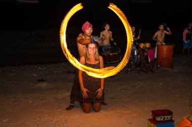 ateş gösterisi Festivali sahilde, Filipinler