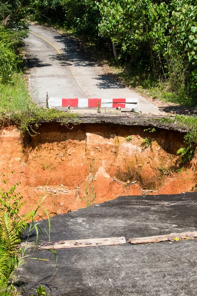 Interruzione della strada asfaltata in Thailandia — Foto Stock