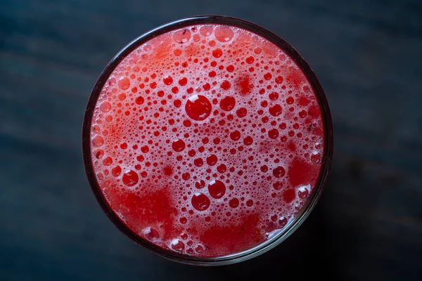 Glas Mit Rotem Viburnum Limonade Auf Dem Hintergrund Nahaufnahme Draufsicht — Stockfoto