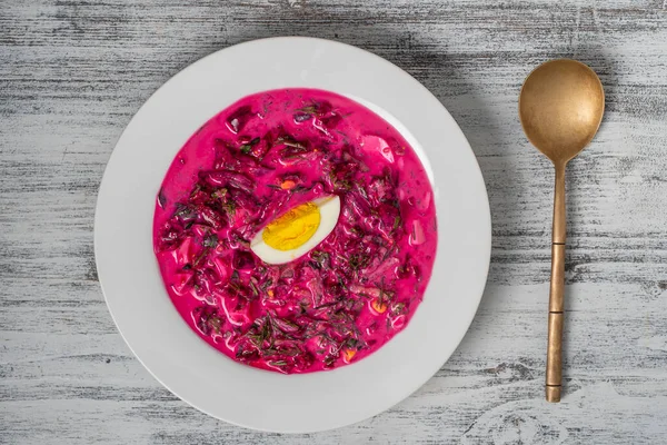 Köstliche Kalte Rote Bete Suppe Mit Gurke Gekochtem Rettich Auf — Stockfoto