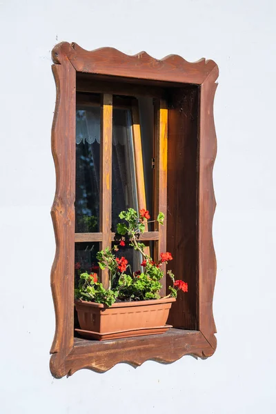Wooden Window Old Farm House Colorful Potted Flowers Ethnographic Village — Stock Photo, Image