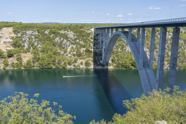 View Krka River Autostrada Arch Bridge Summer Sunny Day Croatia — Stock Photo, Image