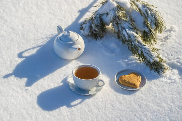 White Cup Hot Tea Teapot Bed Snow White Background Close — Stock Photo, Image