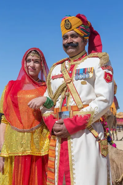 Jaisalmer Indie Luty 2017 Indyjska Kobieta Mężczyzna Tradycyjnej Sukience Rajasthani — Zdjęcie stockowe