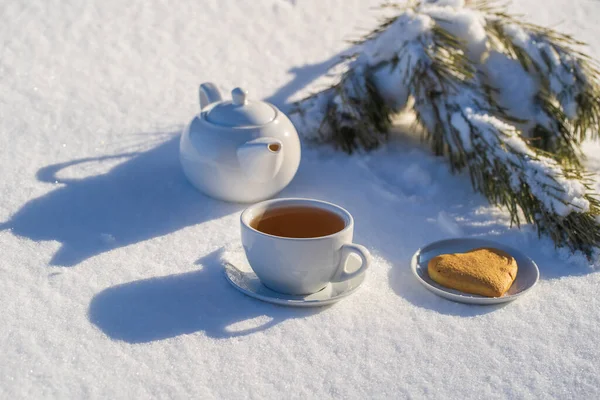 White Cup Hot Tea Teapot Bed Snow White Background Close — Stock Photo, Image
