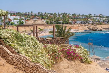 Sabah Sharm El Sheikh, Mısır, Sina Körfezi, Afrika 'daki tatil köyünün güzel manzarası.