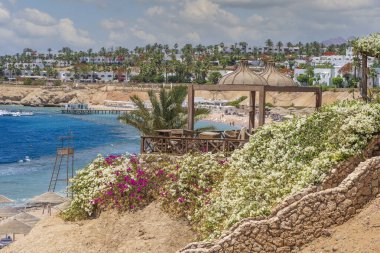 Sabah Sharm El Sheikh, Mısır, Sina Körfezi, Afrika 'daki tatil köyünün güzel manzarası.