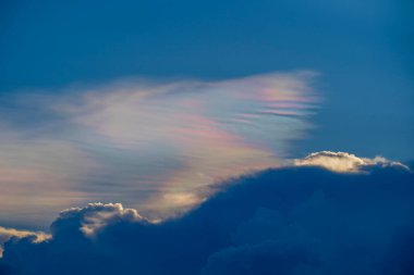 Vietnam 'da Da Nang şehrinin yakınlarında gökkuşağı bulutları vardı.