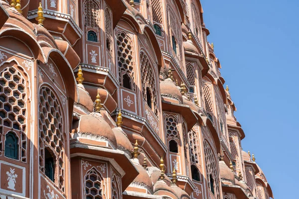 旧市街ジャイプール ラジャスタン州 インドの風のハワマハルの壁フロントビュー ピンクの宮殿 インド建築の背景 クローズアップ — ストック写真