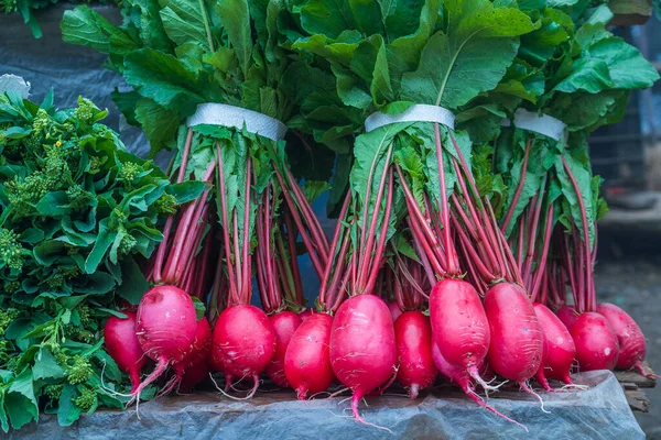 Красная Редиска Продажи Рынке Уличной Еды Горной Деревне Сапа Вьетнам — стоковое фото