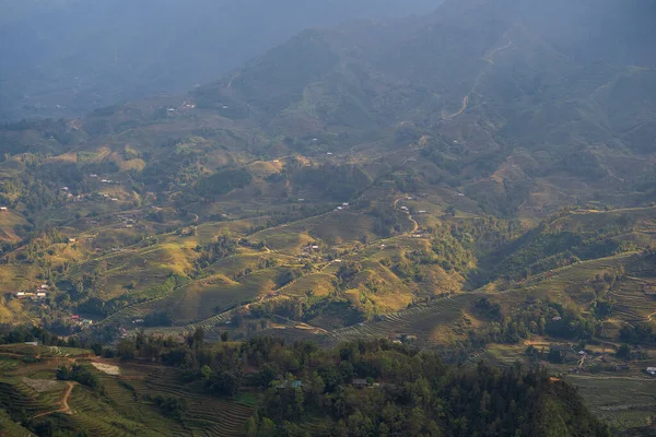 Campos Arroz Con Terrazas Verdes Paisaje Típico Cerca Aldea Montaña — Foto de Stock