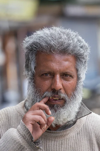 Srinagar India July 2015 Old Beggar Man Street Srinagar Jammu — Stock Photo, Image