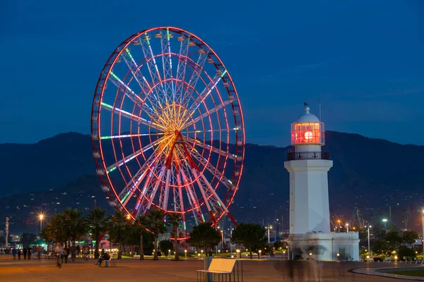 Batumi Georgien Okt 2018 Pariserhjulet Och Fyren Natten Centrala Batumi — Stockfoto