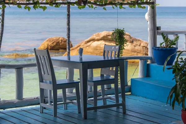 Wooden Table Chairs Tropical Beach Cafe Blue Sea Water Island — Stock Photo, Image