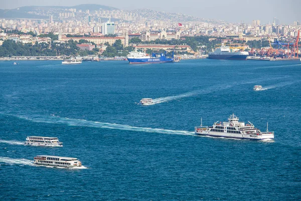 Istanbul Turkey July 2015 Beyoglu District Tourist Ships Water Golden — Stock Photo, Image