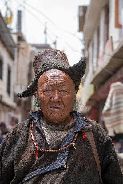 Ladakh Leh India June 2015 Tibetan Buddhist Old Man Streets — Stock Photo, Image