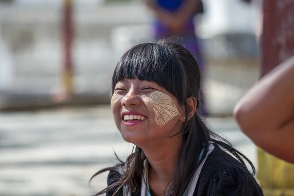 Mandalay Myanmar Burma Januar 2016 Glückliches Junges Mädchen Aus Myanmar — Stockfoto