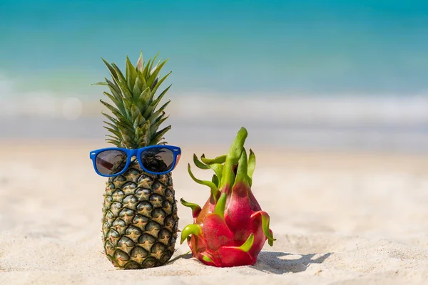 Ripe Attractive Pineapple Sunglasses Pink Dragon Fruit Sand Tropical Beach — Stock Photo, Image