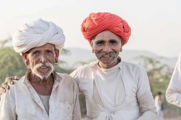 Pushkar India Nov 2018 Indiska Män Öknen Thar Pushkar Camel — Stockfoto