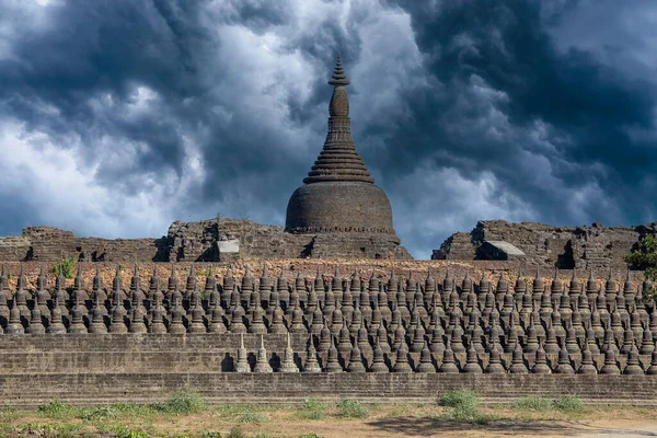 Małe Pagody Świątyni Kothaung Mrauk Stanie Rakhine Myanmar Birma — Zdjęcie stockowe