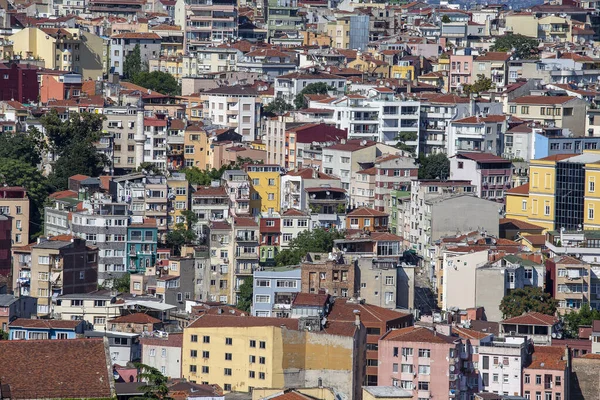 İstanbul, Türkiye - Temmuz 07, 2015: İstanbul, Türkiye 'deki eski binaların mimarisi
