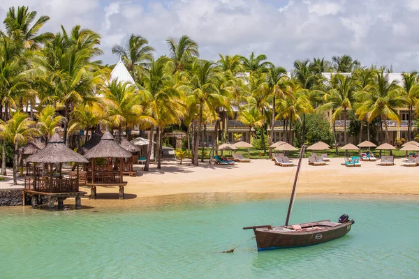 Mauritius Mars 2017 Turister Koppla Den Vita Sandstranden Indiska Oceanen — Stockfoto