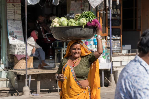 Pushkar India Nov 2018 Ινδή Πωλούσε Λαχανικά Στην Αγορά Τροφίμων — Φωτογραφία Αρχείου