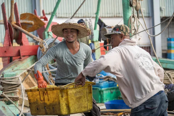 Kota Kinabalu Malaysia Feb 2020 Portrait Malaysian Male Workers Fishing — Stock Photo, Image