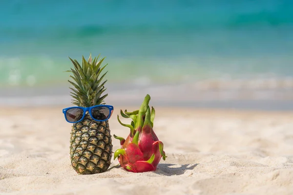 Ripe Attractive Pineapple Sunglasses Pink Dragon Fruit Sand Tropical Beach — Stock Photo, Image