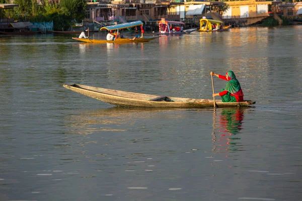 Srinagar India Juli 2015 Lifestyle Dal Meer Lokale Mensen Gebruiken — Stockfoto