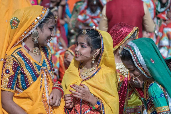 Pushkar Índia Novembro 2018 Meninas Indianas Vestindo Vestido Tradicional Rajasthani — Fotografia de Stock