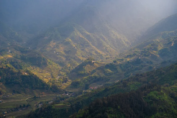Yeşil Teraslı Pirinç Tarlaları Kuzey Vietnam Daki Sapa Dağ Köyü — Stok fotoğraf