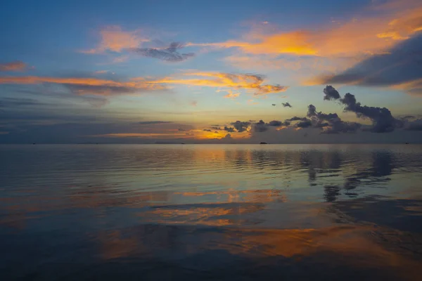 Hermosa Puesta Sol Sobre Agua Del Mar Isla Koh Phangan — Foto de Stock