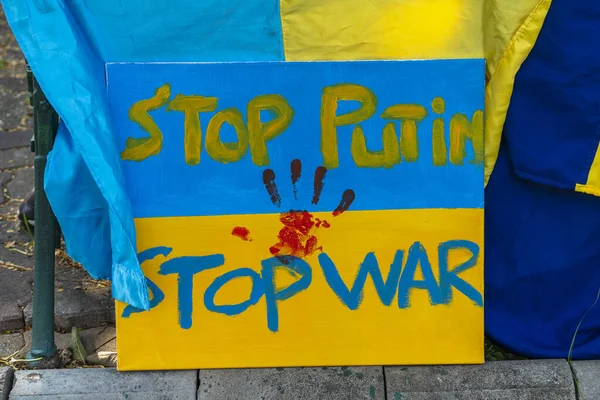 Бангкок Таиланд Февраля 2022 Года Баннеры Украинские Флаги Протестовали Против — стоковое фото