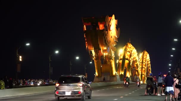 Danang Vietnam Březen 2020 Noční Provoz Dračí Most Přes Řeku — Stock video