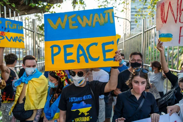 Bangkok Thailand Feb 2022 Demonstranten Met Spandoeken Oekraïense Vlaggen Protesteerden — Stockfoto