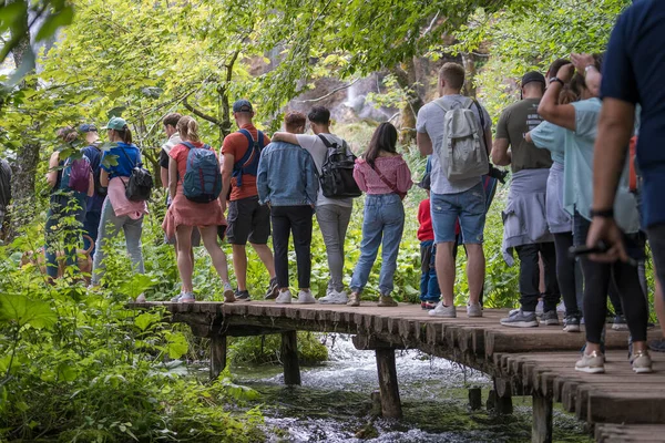 Plitvice Lakes Croatia August 2021 Long Queue People Waiting Electric — Stock Photo, Image