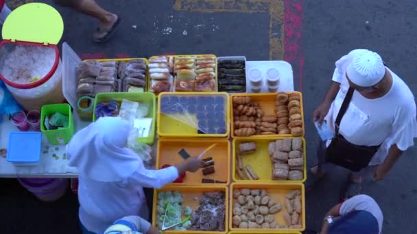 Kota Kinabalu Malaysia Februari 2020 Malaysiska Kvinnor Säljer Dessert Och — Stockvideo