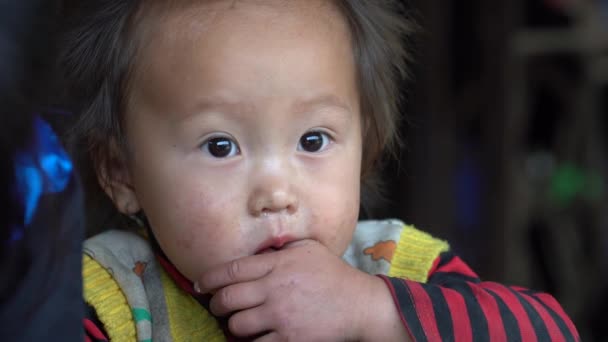 Sapa Vietnam March 2020 Ethnic Hmong Young Girl Street Home — Stock Video