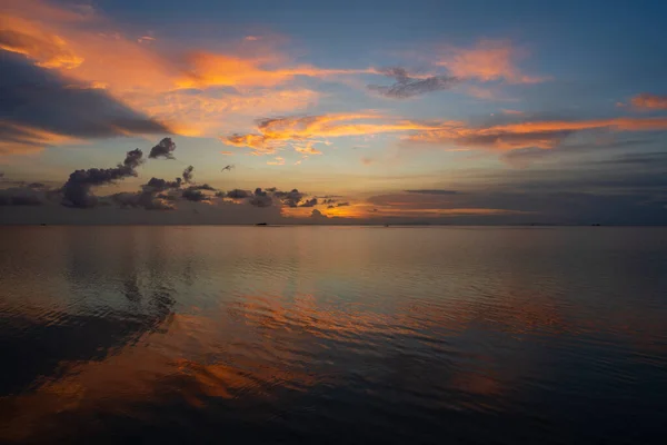 Hermosa Puesta Sol Sobre Agua Del Mar Isla Koh Phangan — Foto de Stock